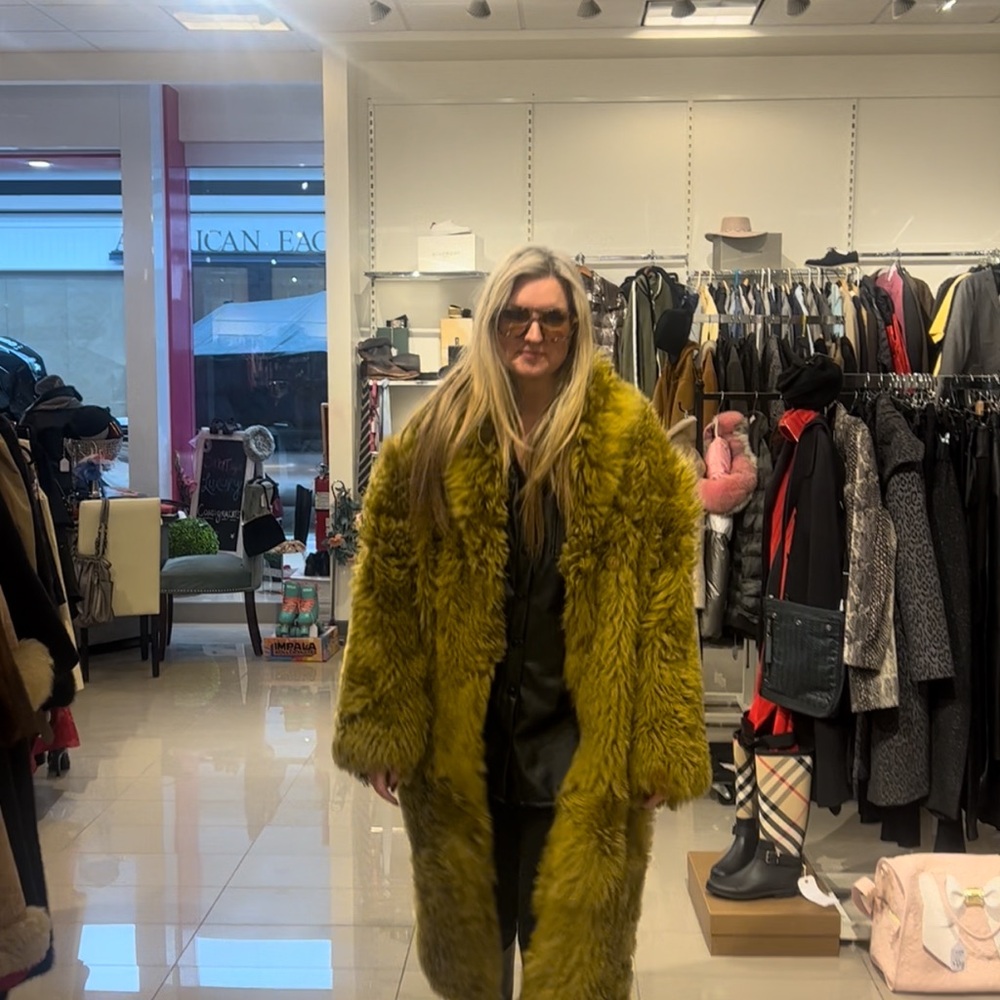 Shearling coat - Picture 3 of 8
